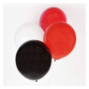 Ilmapallolajitelma, punainen, valkoinen, musta (10 kpl)