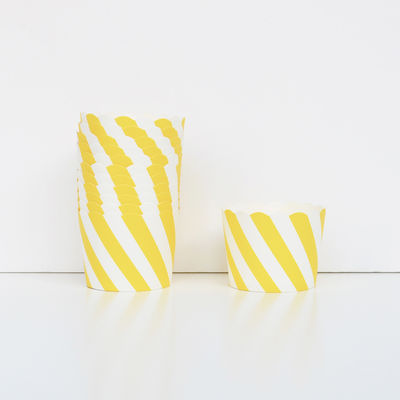 Keltavalkoraidallinen muffinssivuoka (25 kpl)