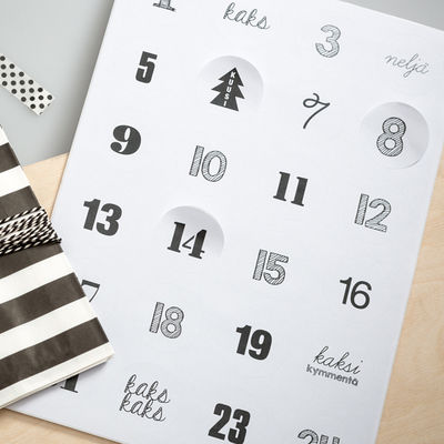 Joulukalenteritarrat - mustavalkoinen