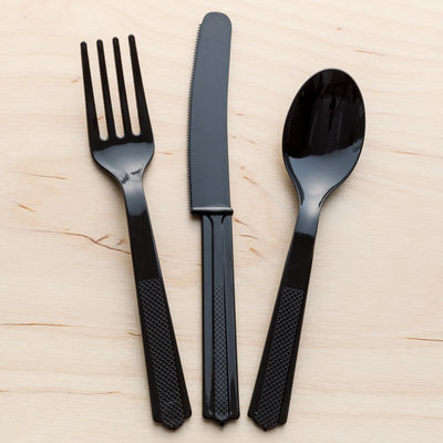 Mustat kertakäyttöaterimet (18 kpl)